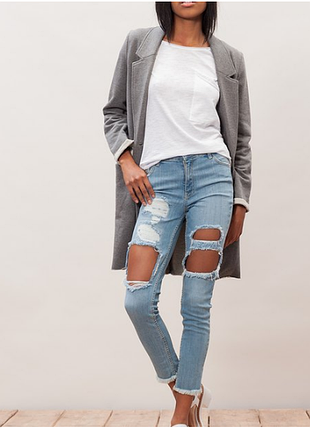 Рваные джинсы с высокой посадкой фирмы stradivarius оригинал испанские роз.38,40