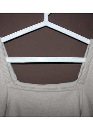 Шерстяной свитер с квадратным вырезом3 фото