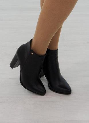 Кожаные ботинки женские 35-36 woman's heel черные на каблуке утепленные байкой1 фото