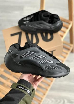 Мужские кроссовки adidas yeezy boost 700 v3 black