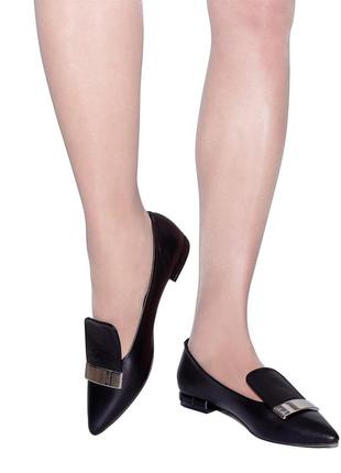 Туфлі шкіряні жіночі 35-40 woman's heel чорні декоровані металевою пряжкою4 фото