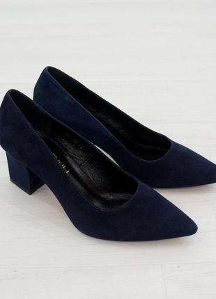 Туфли женские замшевые 37 размер на низком каблуке woman's heel синие с заостренным носком5 фото