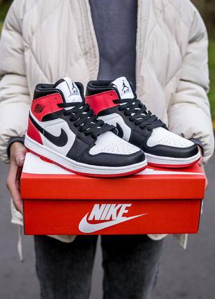 Кроссовки женские nike air jordan 1 retro high black/red/white
