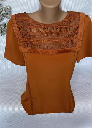 Красивая футболка блуза