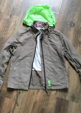 Рабочая фирменная крепкая куртка ветровка с капюшоном quicksilver оригинал2 фото