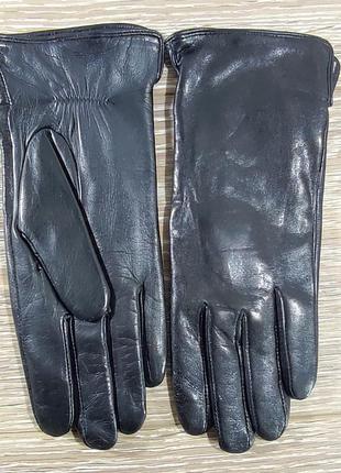 Перчатки женские кожаные классические на шерсти черные гладкие3 фото