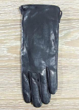 Перчатки женские кожаные классические на шерсти черные гладкие