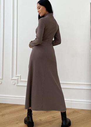 Платье в рубчик с разрезами длинное3 фото