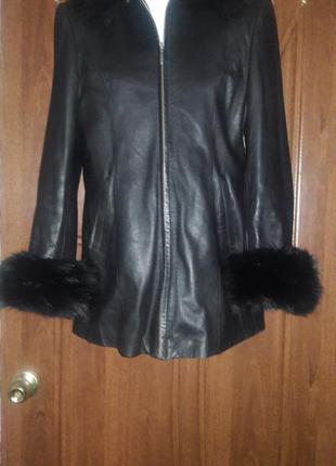 Кожаная куртка,пальто.