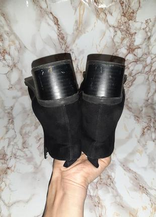 Чорні демі черевички під замш з завужені носком на товстому каблуці10 фото