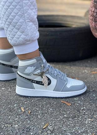 Женские кроссовки nike womens air jordan retro i 1 high og satin black dior , jordan dior