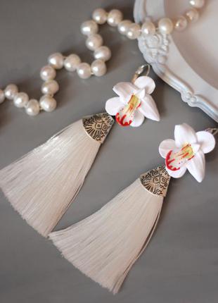 Довгі весільні сережки китиці ручної роботи білі орхідеї2 фото