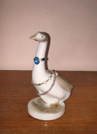 Фарфоровая статуэтка гуся