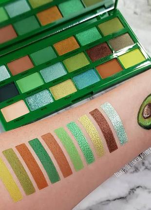 Палетка теней i heart revolution tasty palette avocado