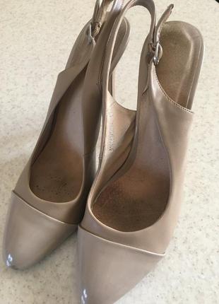 Изящные босоножки betsy