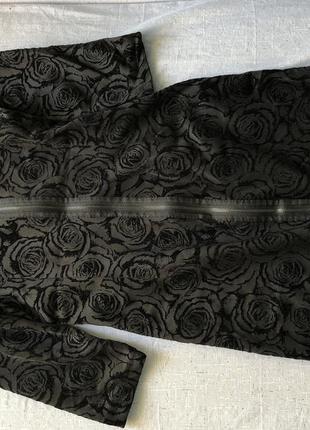 Плаття чорного кольору з трояндами2 фото