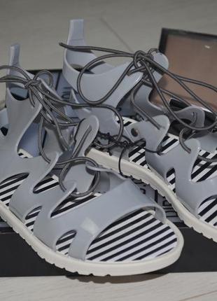 35 новые фирменные детские босоножки, сандалии на завязках reserved3 фото