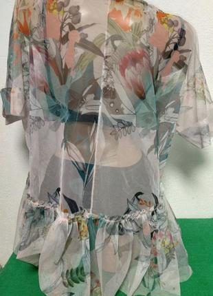 Нежная, лёгкая,воздушная блуза с цветочным принтом3 фото