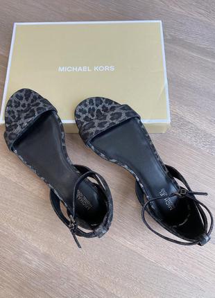 Michael kors босоножки шлепанцы 37 майкл корс обувь шлёпанцев6 фото