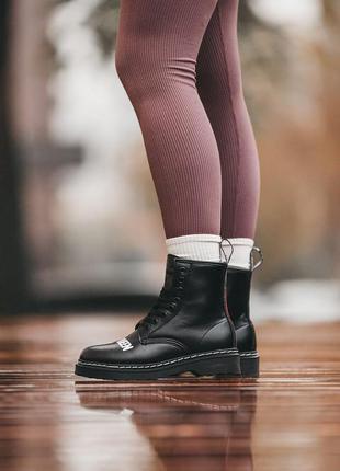 Натуральные кожаные ботинки женские dr martens