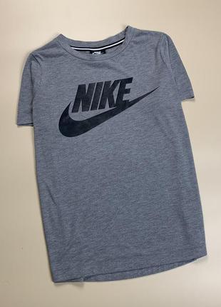 Женская крутая футболка nike1 фото