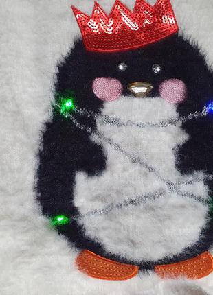 Шикарний новорічний светр з гірляндою, яка блимає разнымт квітами