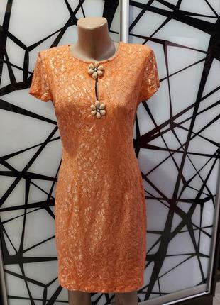 Нарядное кружевное платье персикового цвета s