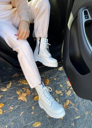 Dr. martens jadon white демісезонні черевики мартінс на платформі білого кольору4 фото