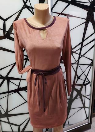 Замшевое платье цвета розовой пудры с поясом в идеале423 фото
