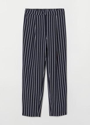 В наличии брюки в полоску zara
