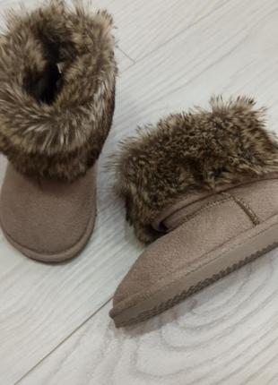 Чобітки уггі h&m