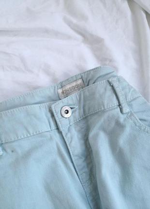 Нежные мятные плотные джинсы8 фото
