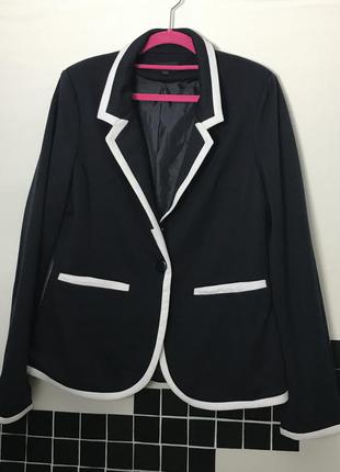 Пиджак нарядный фирменный 14 размера темно синего цвета