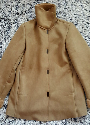 Легенька дубльонка на дівчину