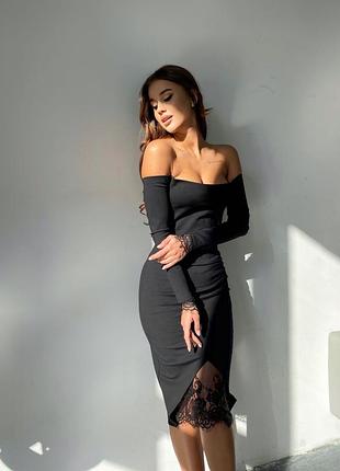 Шикарное черное платье с кружевом и открытыми плечами