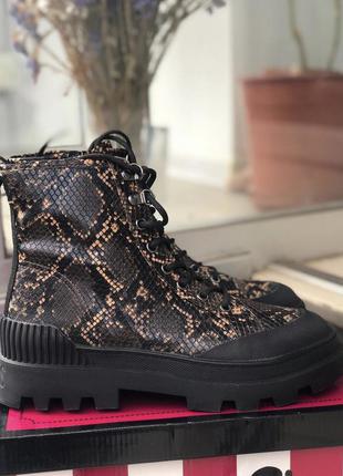 Нові черевики sam edelman