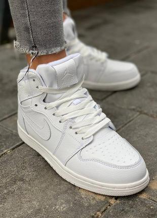 Шкіряні жіночі кросівки на хутрі nike