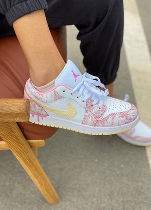 Женские кожаные кроссовки nike