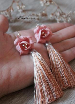 Серьги кисти ручной работы с цветами из полимерной глины "персиковая карамель"