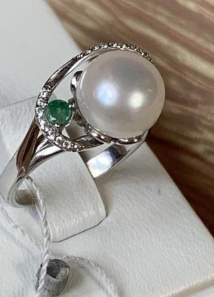 Серебряное кольцо , перстень с жемчугом изумруд .