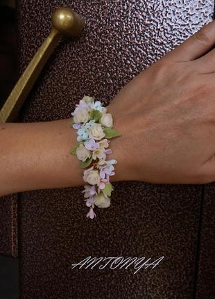 Браслет миниатюрные белые цветы, браслет цветы ручной работы