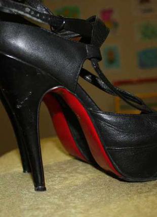 Босоножки, туфли черные, кожа на худую ножку, лобутены