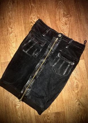 Стильная юбка стрейчевая зауженная к низу