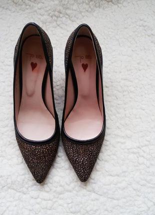 Роскошные кожаные  лодочки / туфли to be 100% кожа