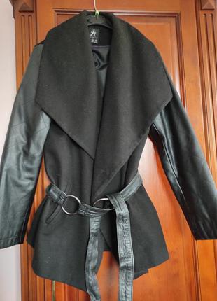 Пальто з рукавами з екошкіри1 фото