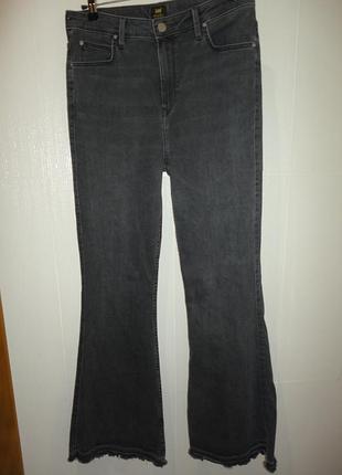 Джинсы с высокой посадкой