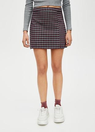 Спідниця міні бордова в дрібну клітку з високою посадкою pull & bear
