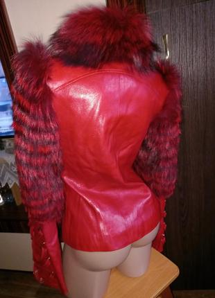 Шикарная куртка натуральная лакированая кожа и мех чернобурки10 фото