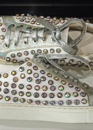 Кросівки зі стразами