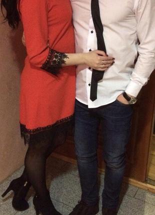 Красное платье